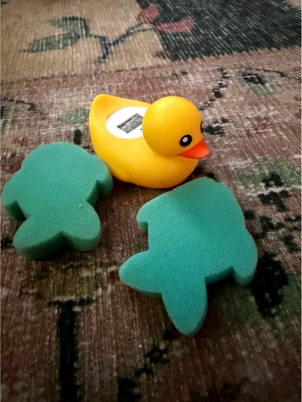 Yellow duck thermometer and bonus bath toys baby toddler